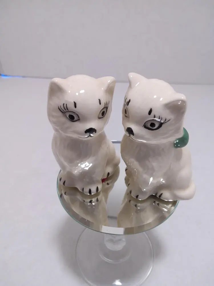 Vintage Kitty Cat Figurine PAIR