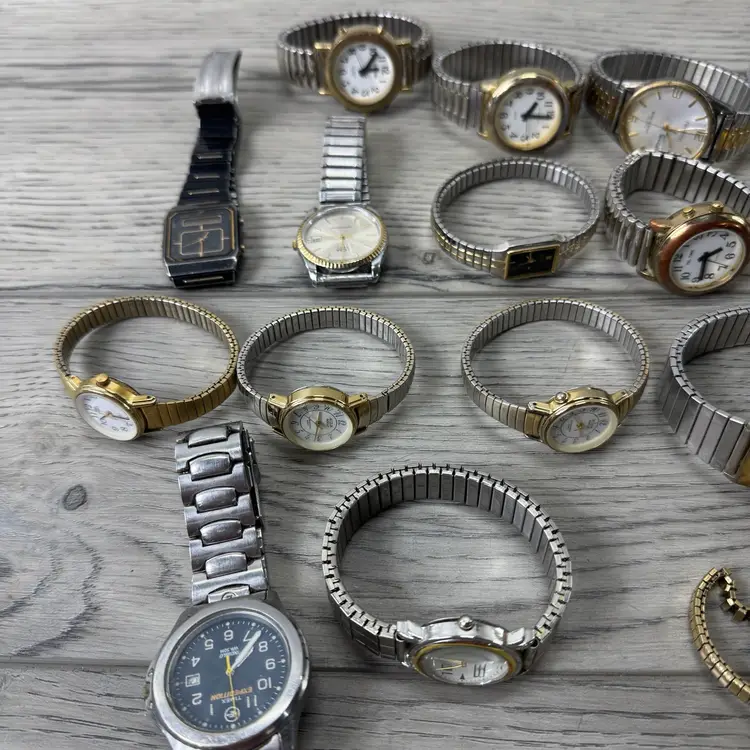 Watch Lot 18 Watches