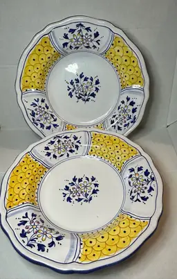 SET OF 2 DERUTA / DIPINTO A MANO (ITALY) MICHELA BLUE/YELLOW PLATES
