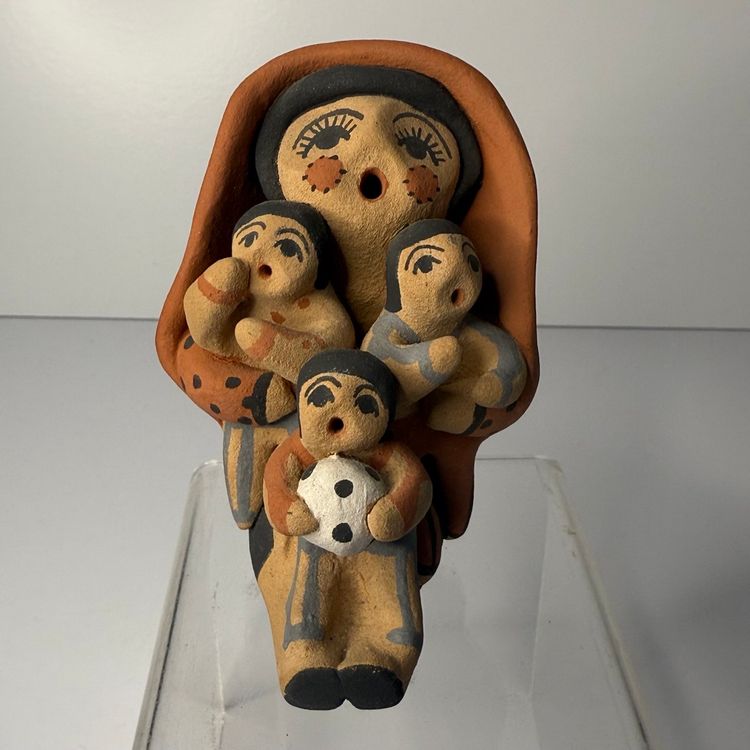 NA Janet Fragua Jemez Pueblo Storyteller Figurine 3.25”