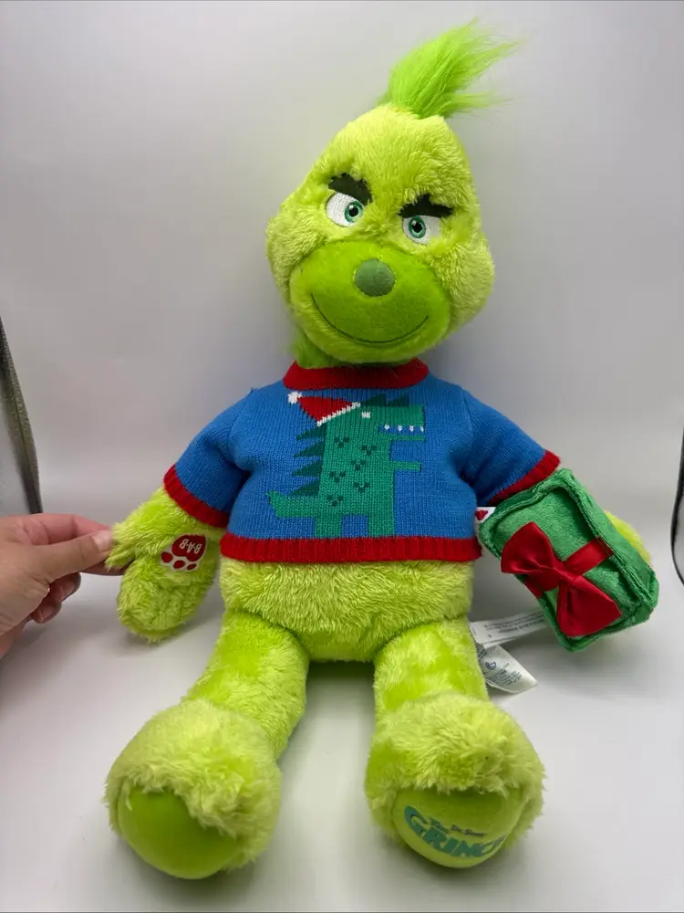 2018 Build A Bear Dr Seuss Grinch 20” Plush w/ Christmas Sweater & Present