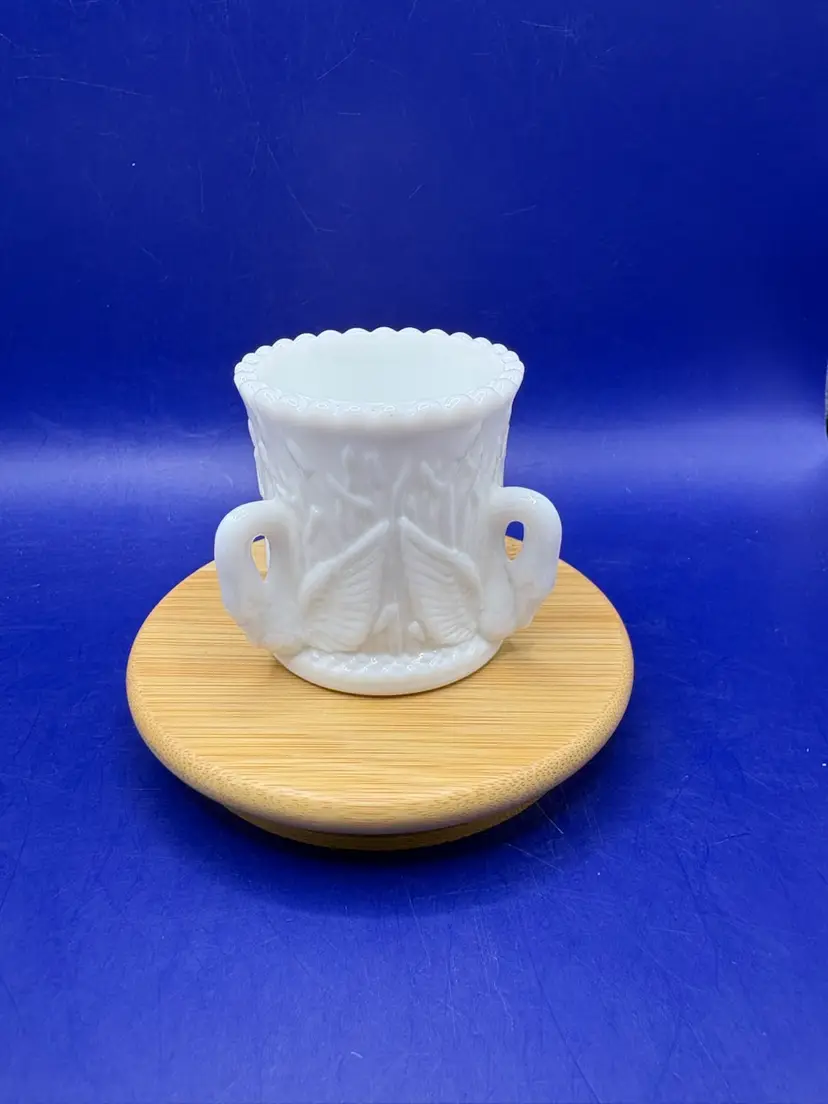 Westmoreland Milk Glass 3 Swans Toothpick Holder