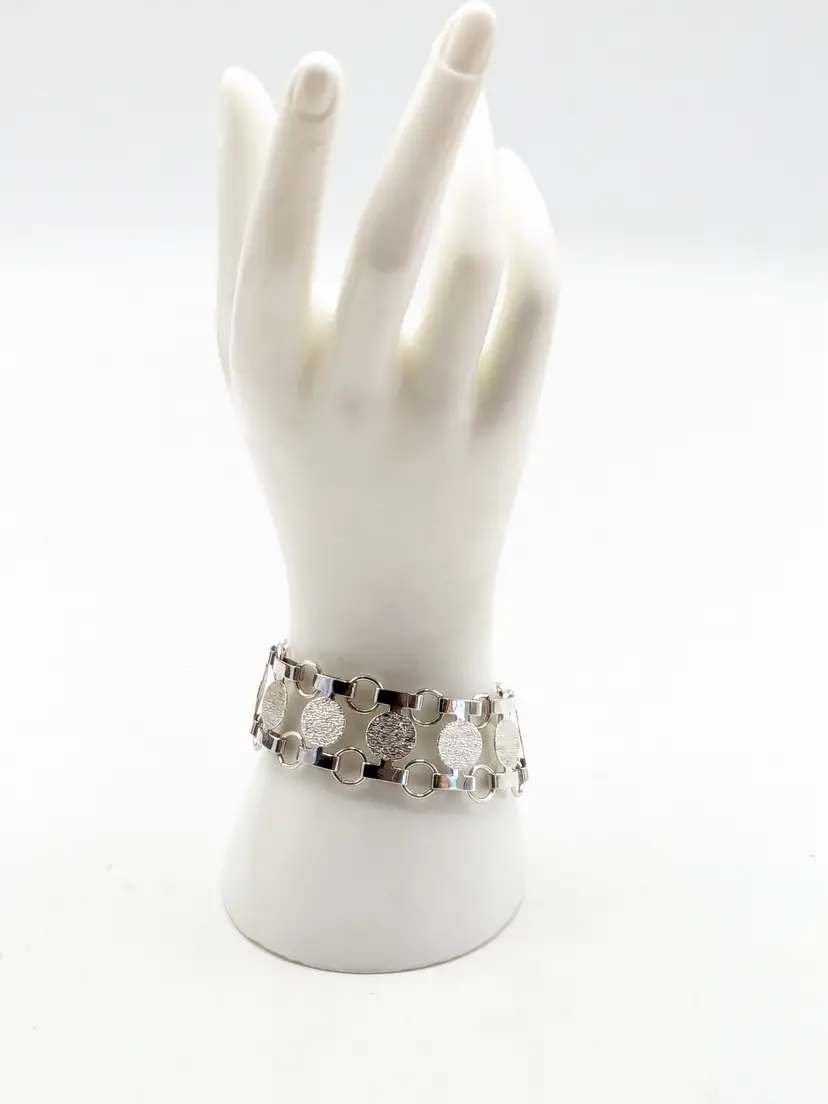 Vintage Sarah Coventry Silver Tone Textured Circle Link Bracelet