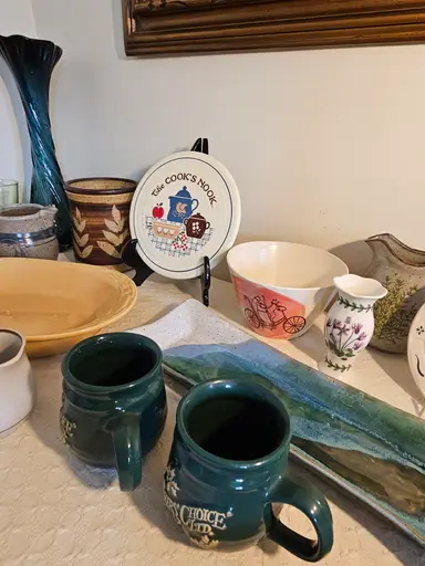 POTTERY & VINTAGE VARIETY 