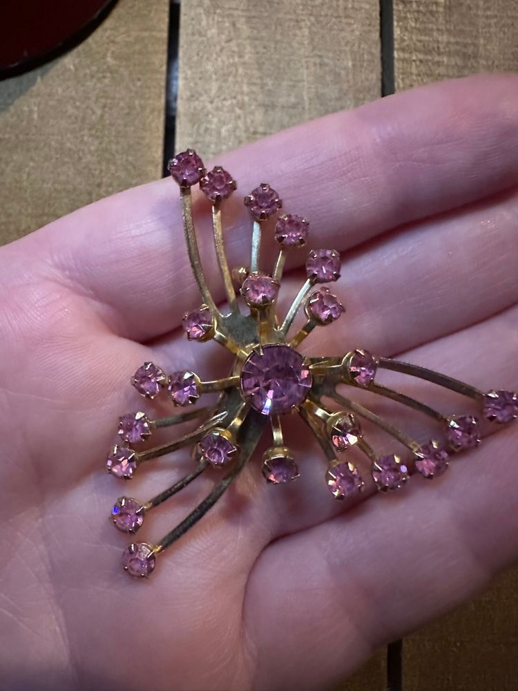 Vintage Pink Prong Set Brooch