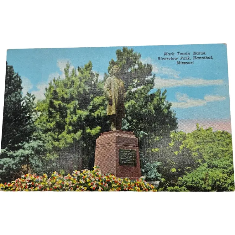 vintage postcard featuring the Mark Twain Statue in Riverview Park, Hannibal MO