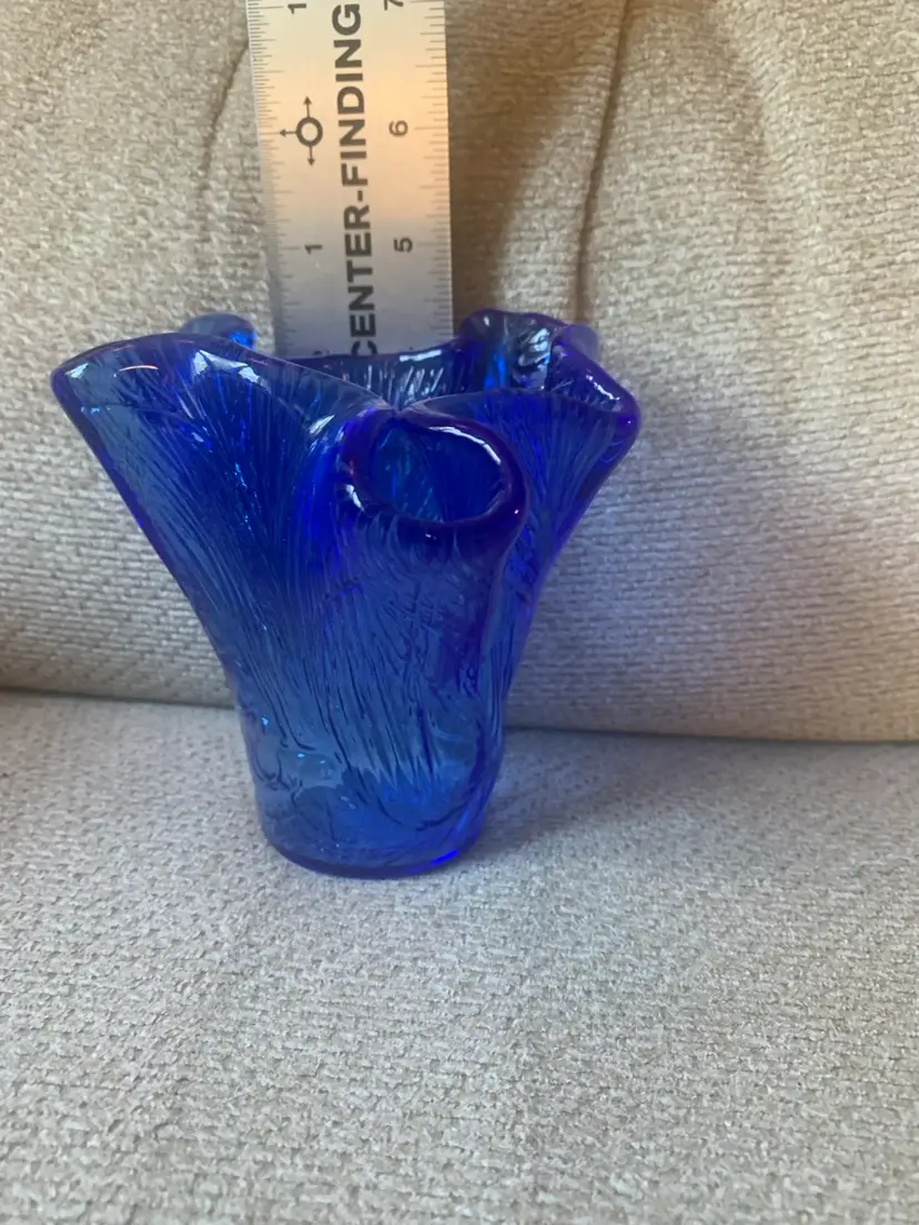 060 - Art Glass Blue Napkin Vase