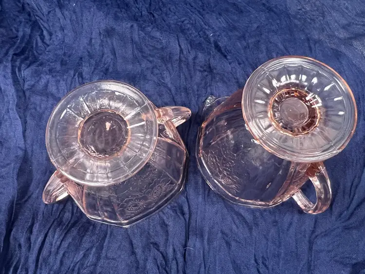 Vintage Pink Depression Glass
Creamer and Sugar Set