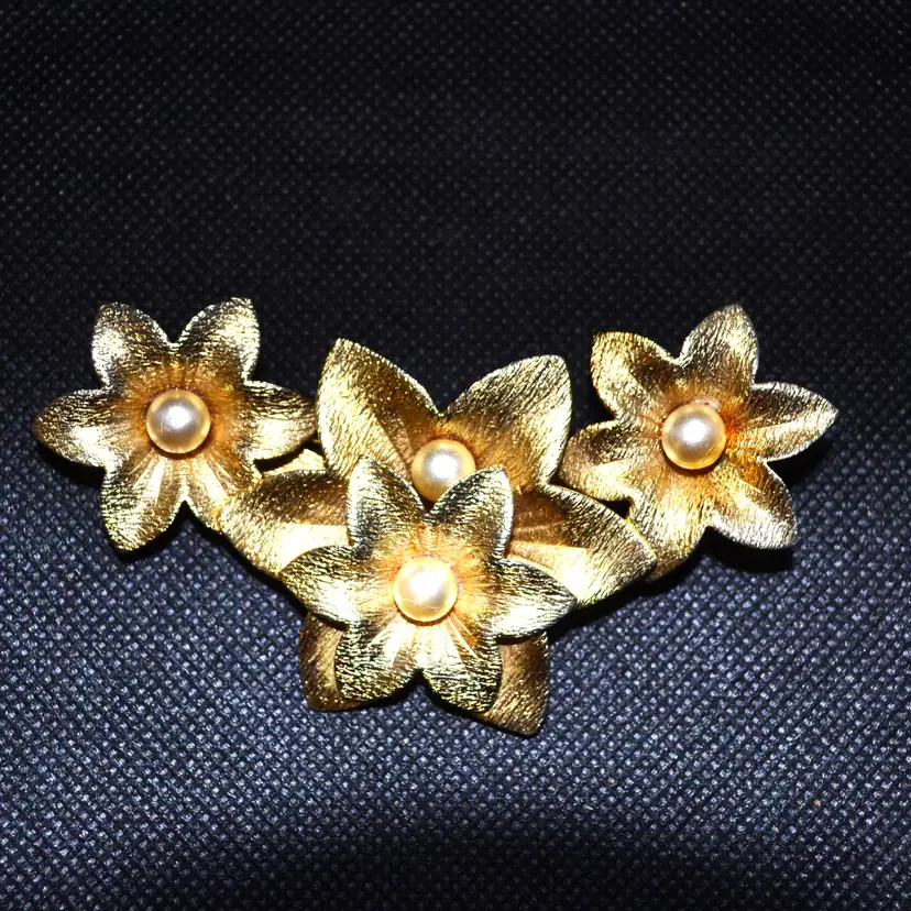 Sara Coventry Gold Tone Brooch Faux Pearls Flower Petals Costume Jewelry