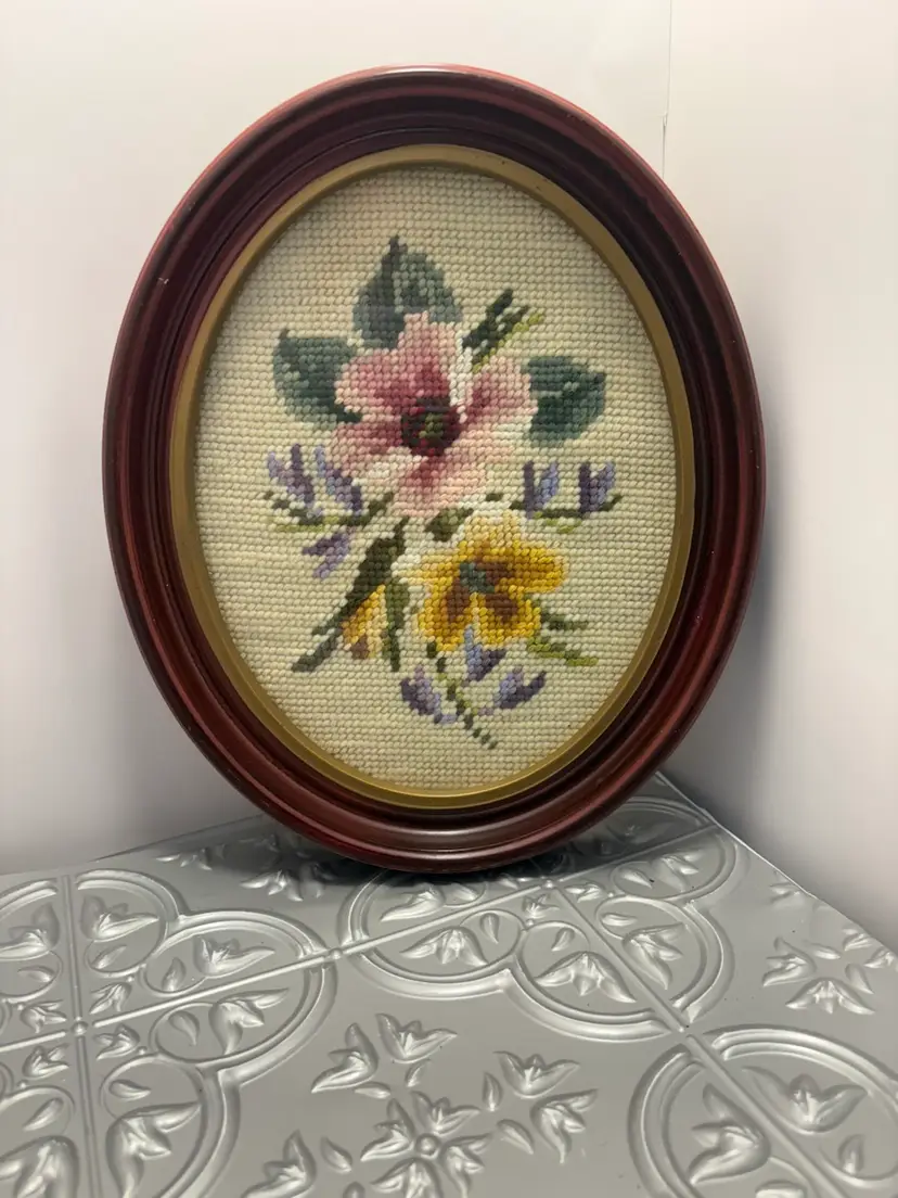 Vintage Framed Floral Vintage Needlepoint Oval Frame