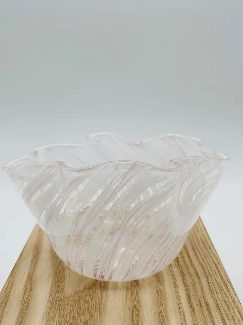 Art Glass Handkerchief Bowl Pink And White Lattice Work