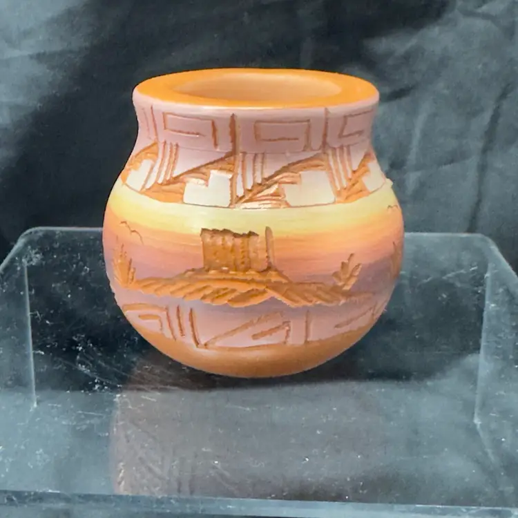 #1730 Red Earth Pottery Native American Made Pot Small Mini Pot Vase