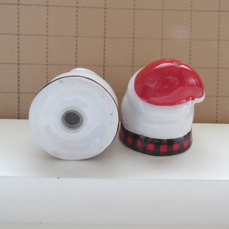 Santa Head Salt and Pepper Shaker Set