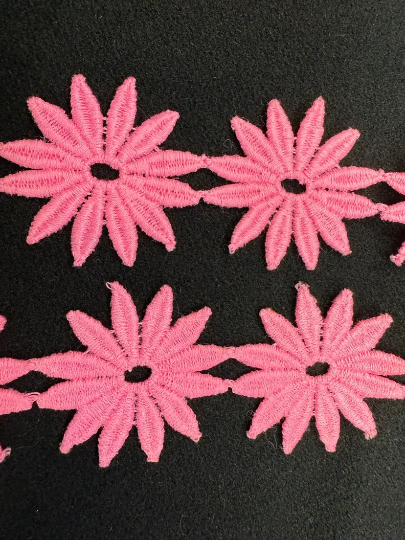 Vintage Pink Daisy Lace, 2” Wide