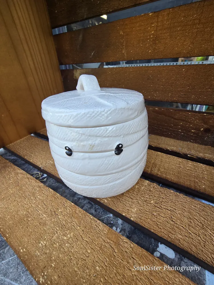 10 Strawberry Street- Mummy Measuring cups