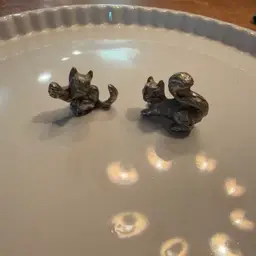 RAID IN!!  Pair of mini Pewter Squirrels