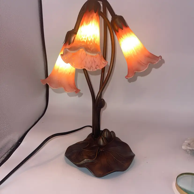 Lily Pad Table Lamp 3 Arm Pink Frosted Tulip Shades Works! 16”