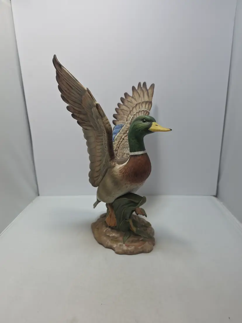 HOMCO Masterpiece Porcelain Mallard Duck Figurine 1984 Flying Duck