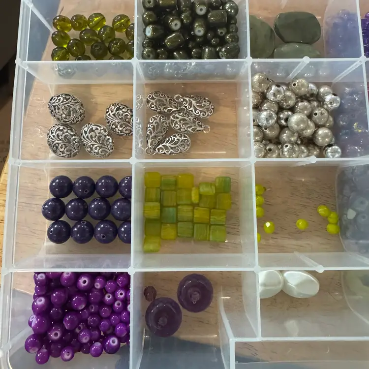 Purple Green Metal-tone Bead Tray