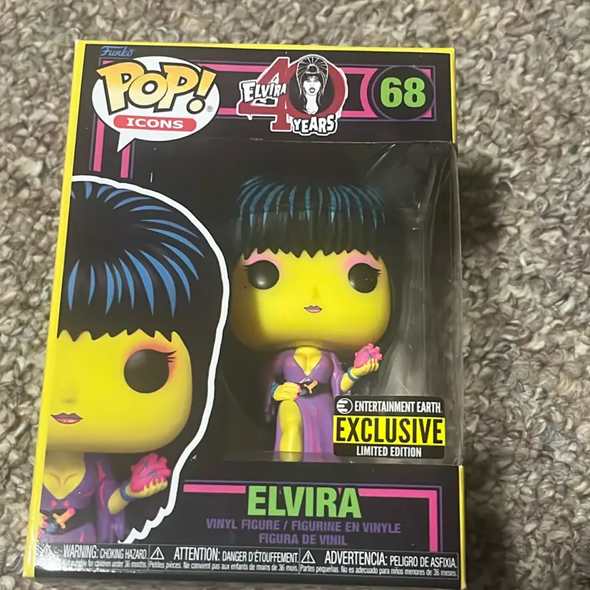 Elvira Blacklight Pop