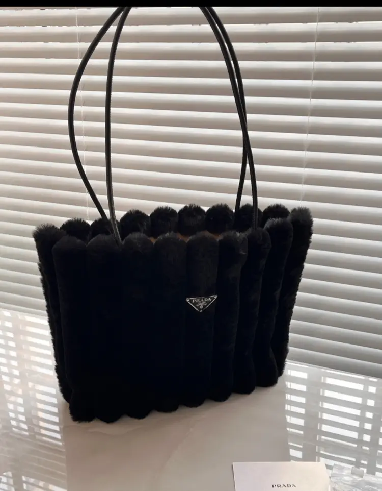 #02 - PRADA BLACK TOTE BAG GWP/VIP