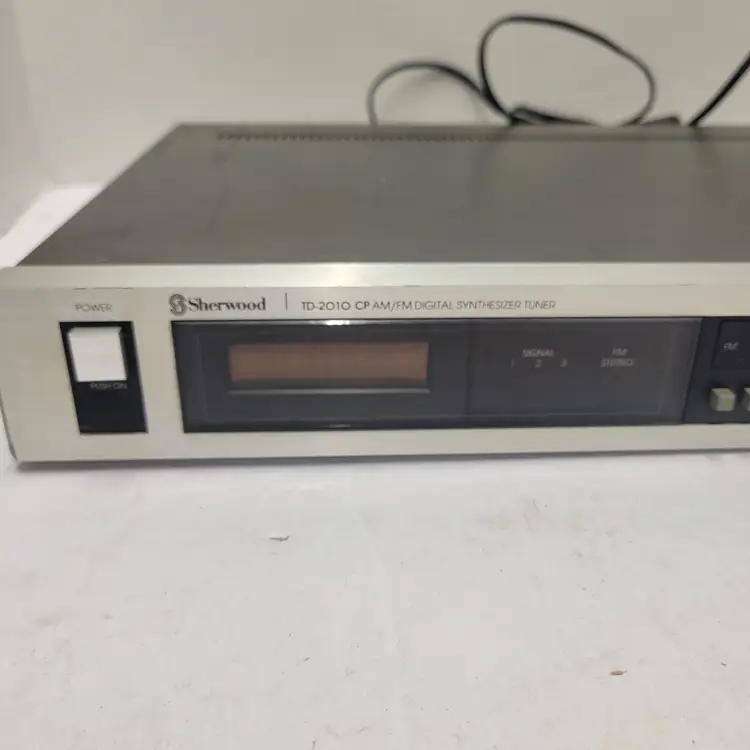 Sherwood TD-2010CP AM/FM Digital Synthesizer Stereo Vintage Tuner Untested