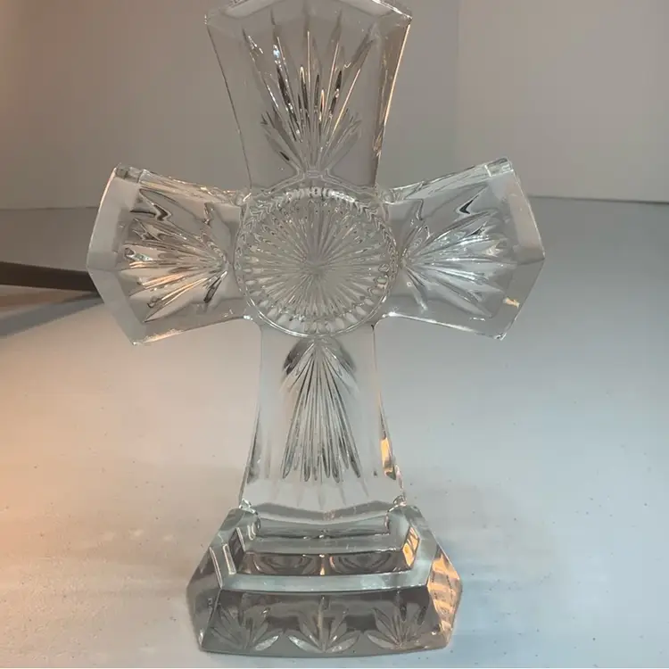 10 Inch Clear Diamond Cut Crystal Cross Vntg