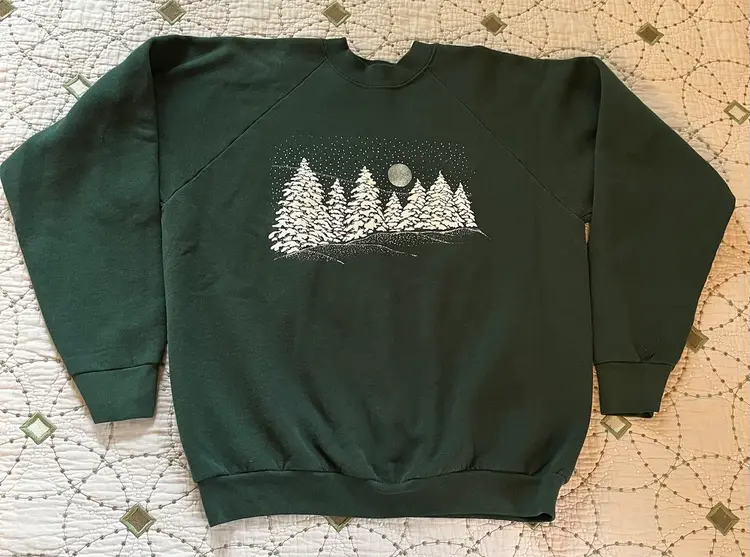 Vtg Adult XL Evergreen Sweatshirt Winter Night Snowfall Pine Trees Full Moon USA