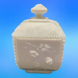 Westmoreland Beaded Paneled Grape Square Covered Candy Dish