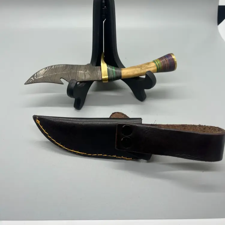 Small Skinner with Gut-Hook , Damascus-Print