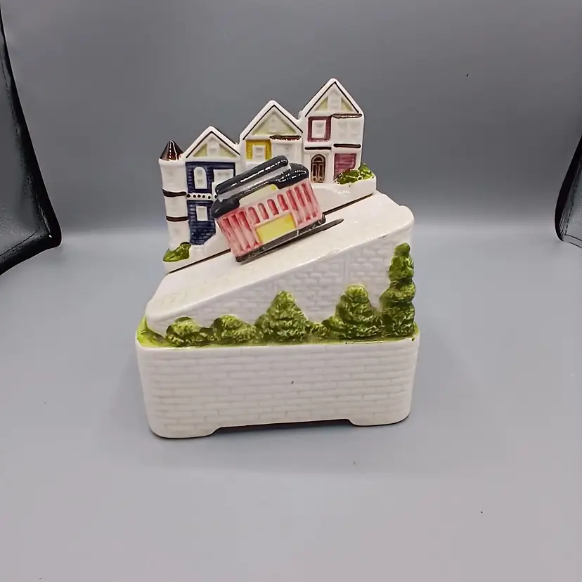 Otagiri San Francisco Nob Hill Trolley Music Box With Moving Trolley, Works!
