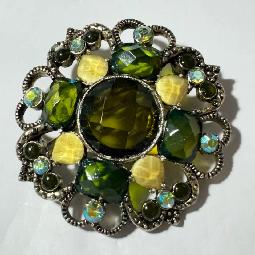Vintage Faceted Green Rhinestone Borealis Brooch Pin 2” Diameter