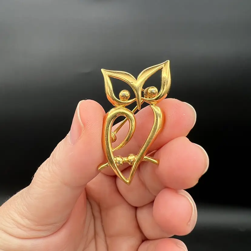 Cool Trifari Golden Owl Brooch