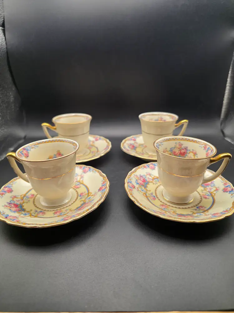 Bavaria Thomas Ivory "Wakefield" Demi Teacups and Saucers