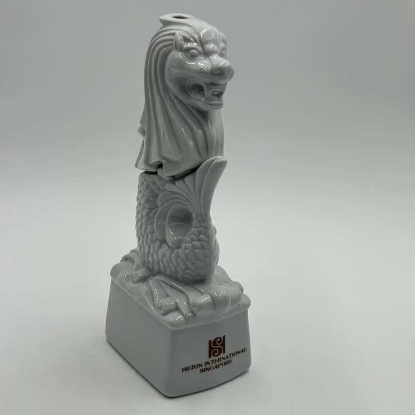 Hilton International Singapore Merlion White Porcelain Souvenir Empty Decanter