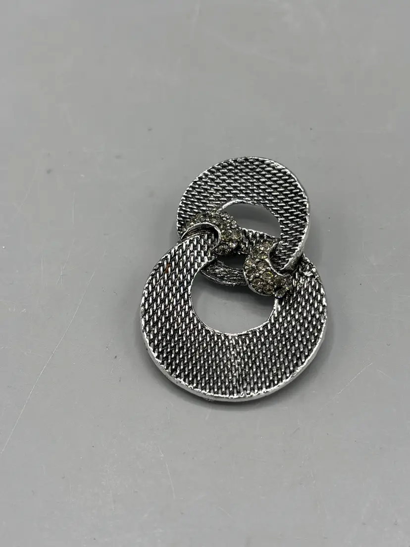 Vintage circle brooch