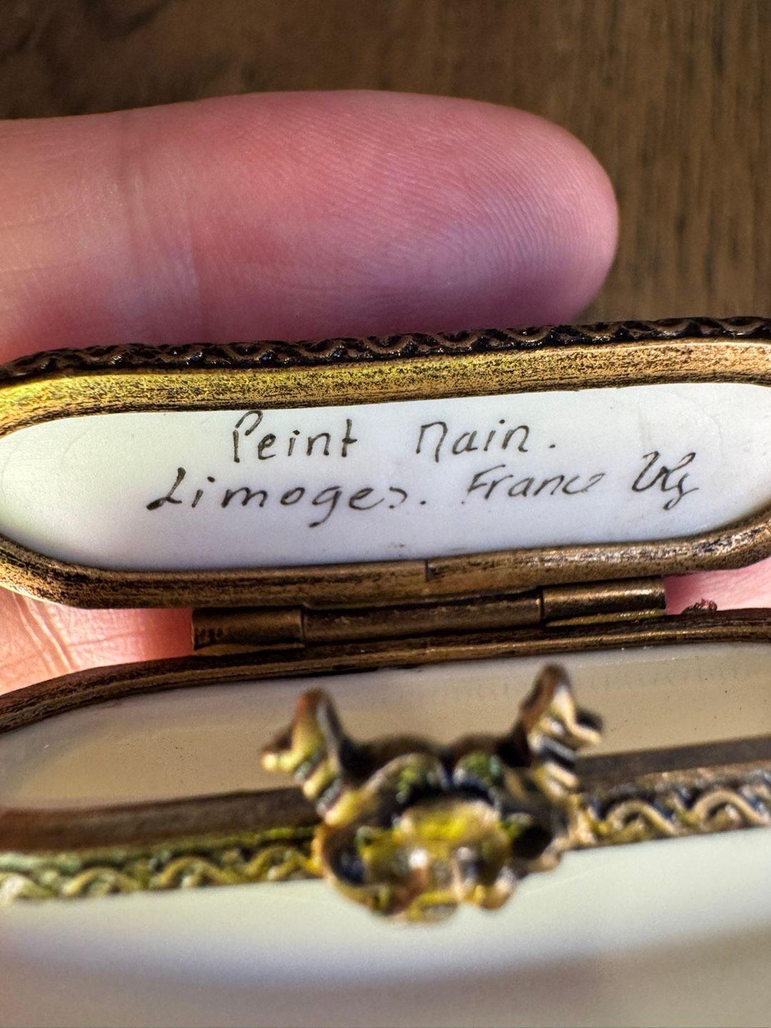 Niknax · Signed Very Rare Limoges Trinket Pill Box French