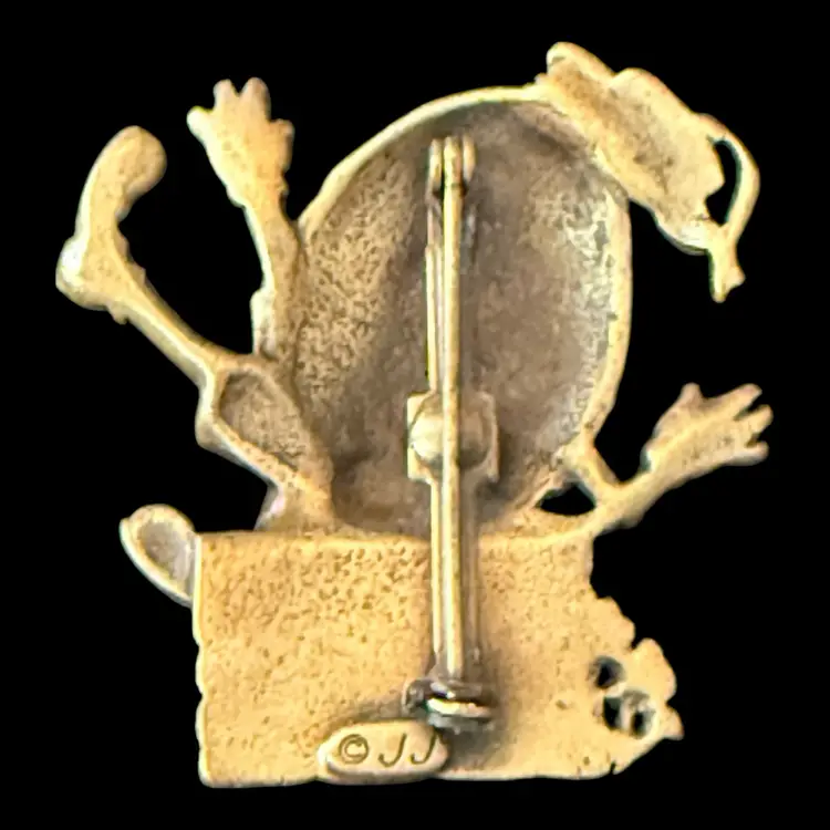 JJ Humpty Dumpty Wall Brooch 1.5”