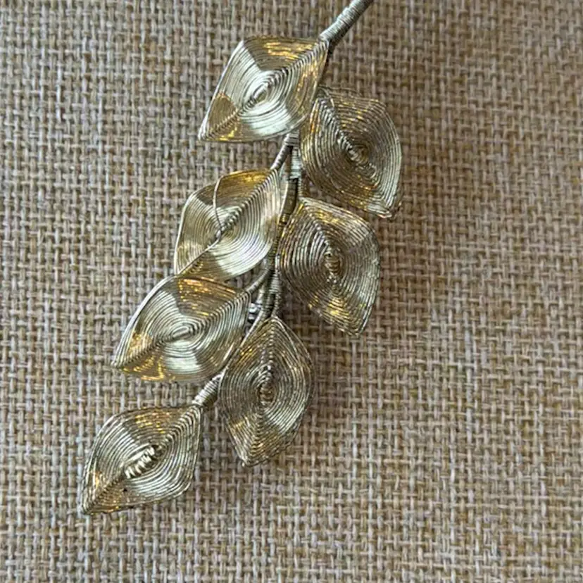 Artisan Made Gold Tone Wire Brooch