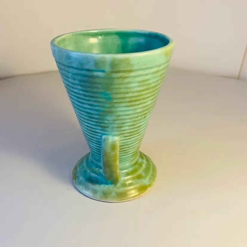 #1910 Vintage green ribbed vase pottery jug UK 83D/3 Art Deco Style