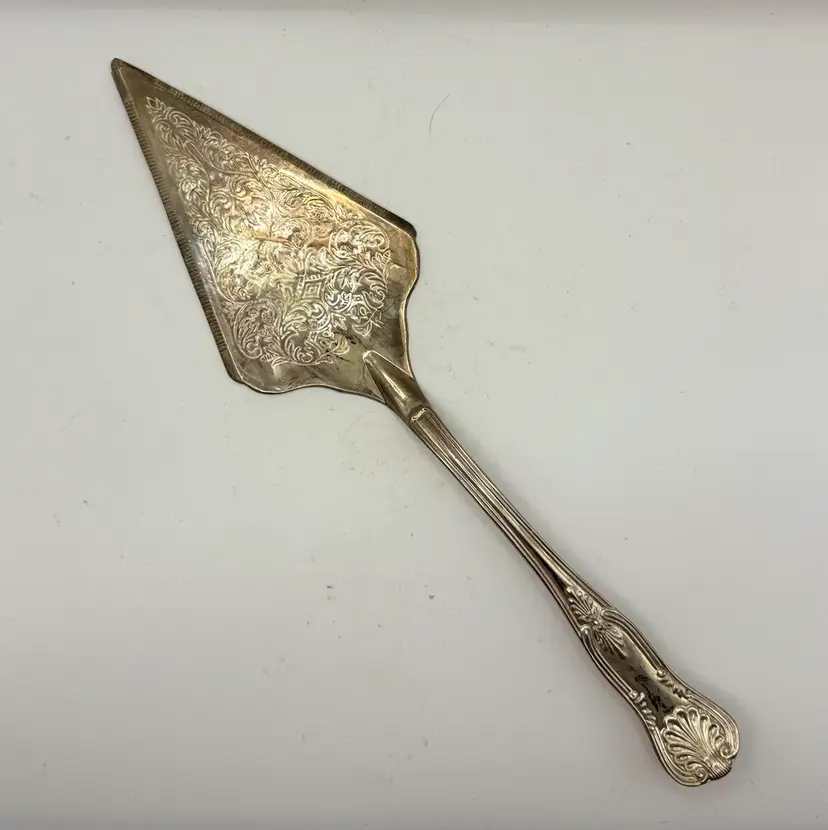 Vintage, ornate silver-plated cake or pie server - Ornate Scroll Design 11”