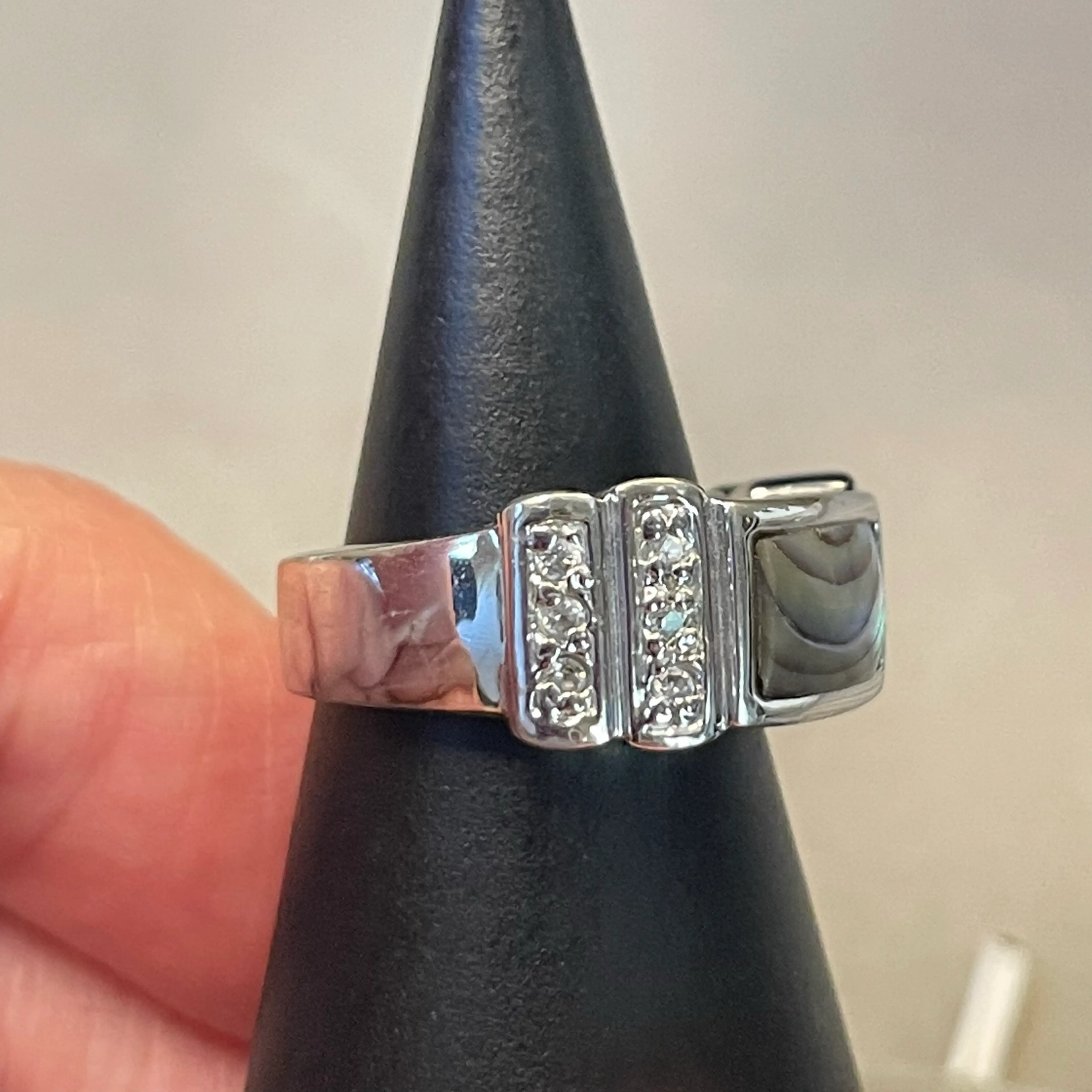 Image 2 of 6