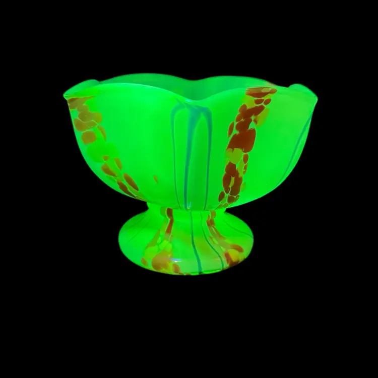 GLOWS Steinwald Kralik Bohemian Splatter Glass Knuckle Vase Art Deco Czech