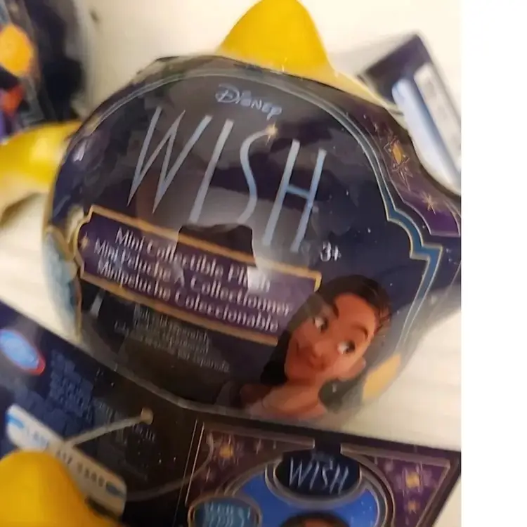 Lot of 5 2023 Disney WISH Mystery Star Capsules Mini Collectible Plush Sealed