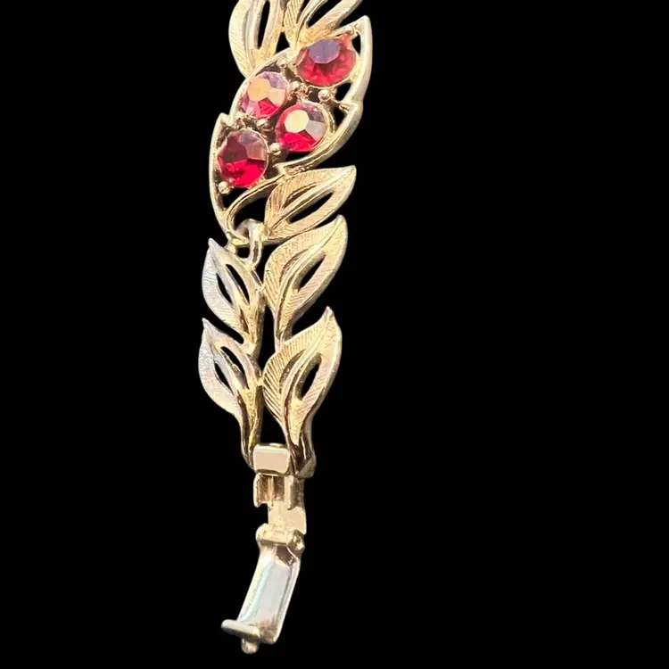 Lisner Goldtone Rhinestone Bracelet Signed