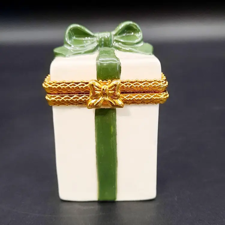 Christmas Gift Present Hinged Trinket Box Ivory Gold Green Ribbon Bow