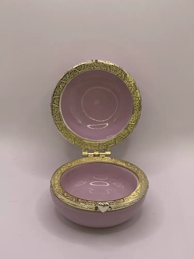 Vintage Trinket Box with Closure