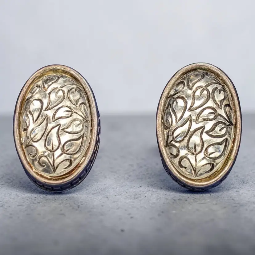 Leaf Etched Oval Dome Clear Acrylic Silvertone Clip-on Earrings