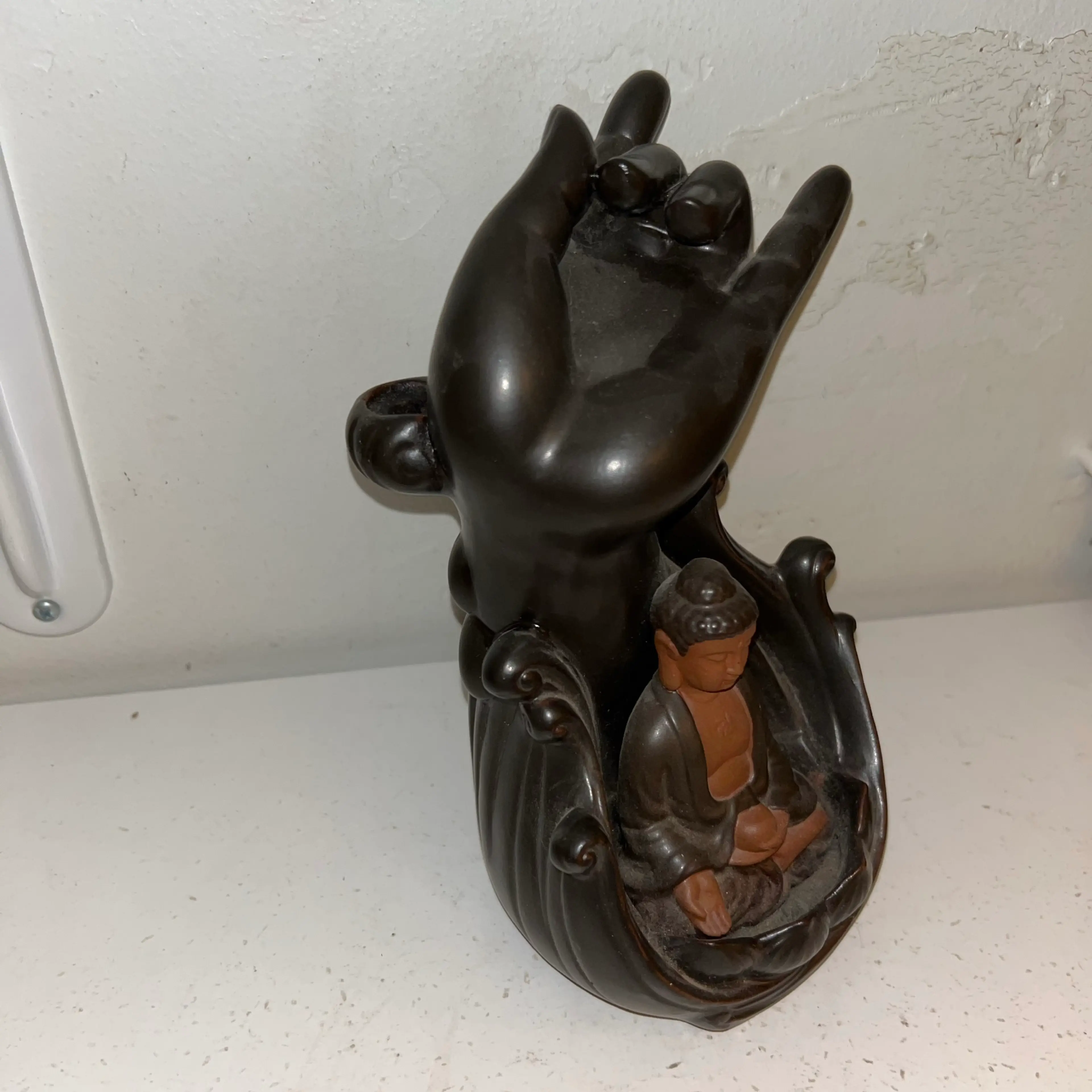Image 2 of 8