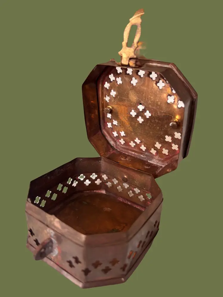 1940s Mini Vintage Trinket Cricket Box